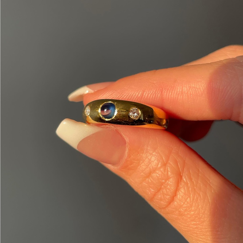 14k Gold donut band with blue sapphire and two old mine cut diamonds - Picture 3 of 6